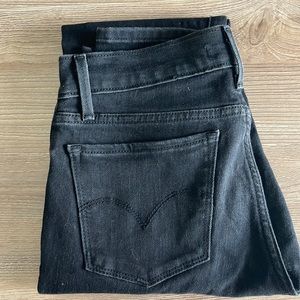 COPY - Levi’s 710